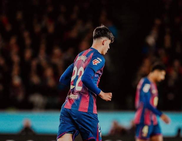 开云体育官方下载-每体：巴萨冬窗可能外租贝尔纳尔让他获得时间，赫罗纳最积极